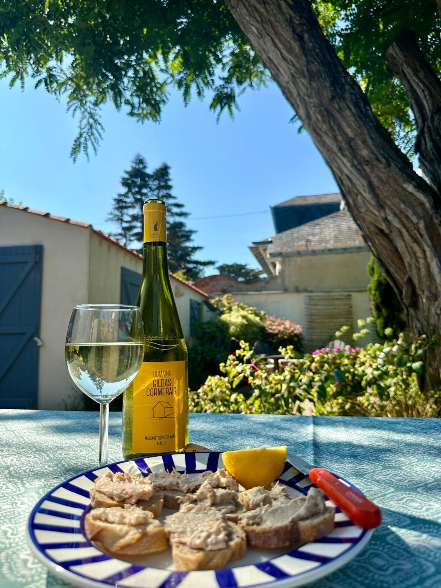 Villa "Mignon" Avec Studio Independant, Tout A Pied, Plage A 4 Mn, 6 Pers, 2 Sde Saint-Jean-de-Monts Luaran gambar