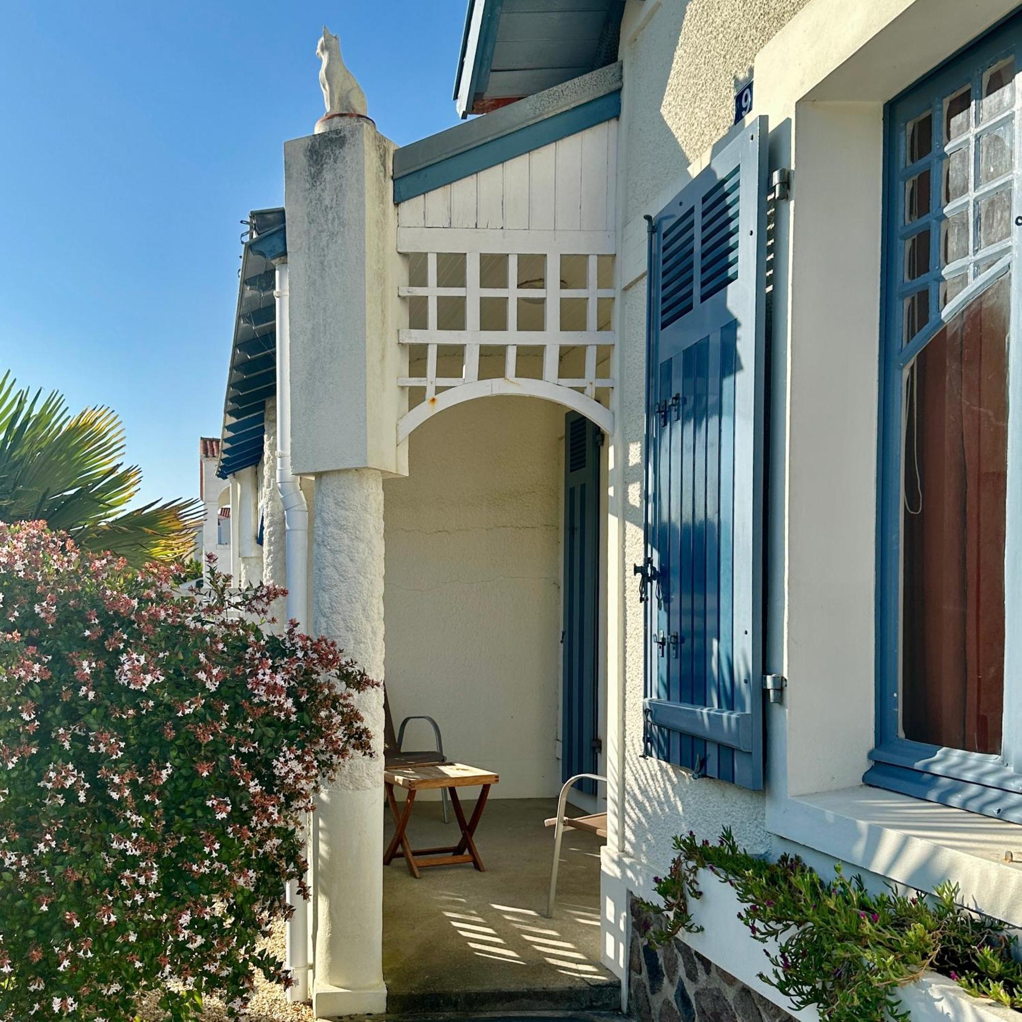 Villa "Mignon" Avec Studio Independant, Tout A Pied, Plage A 4 Mn, 6 Pers, 2 Sde Saint-Jean-de-Monts Luaran gambar