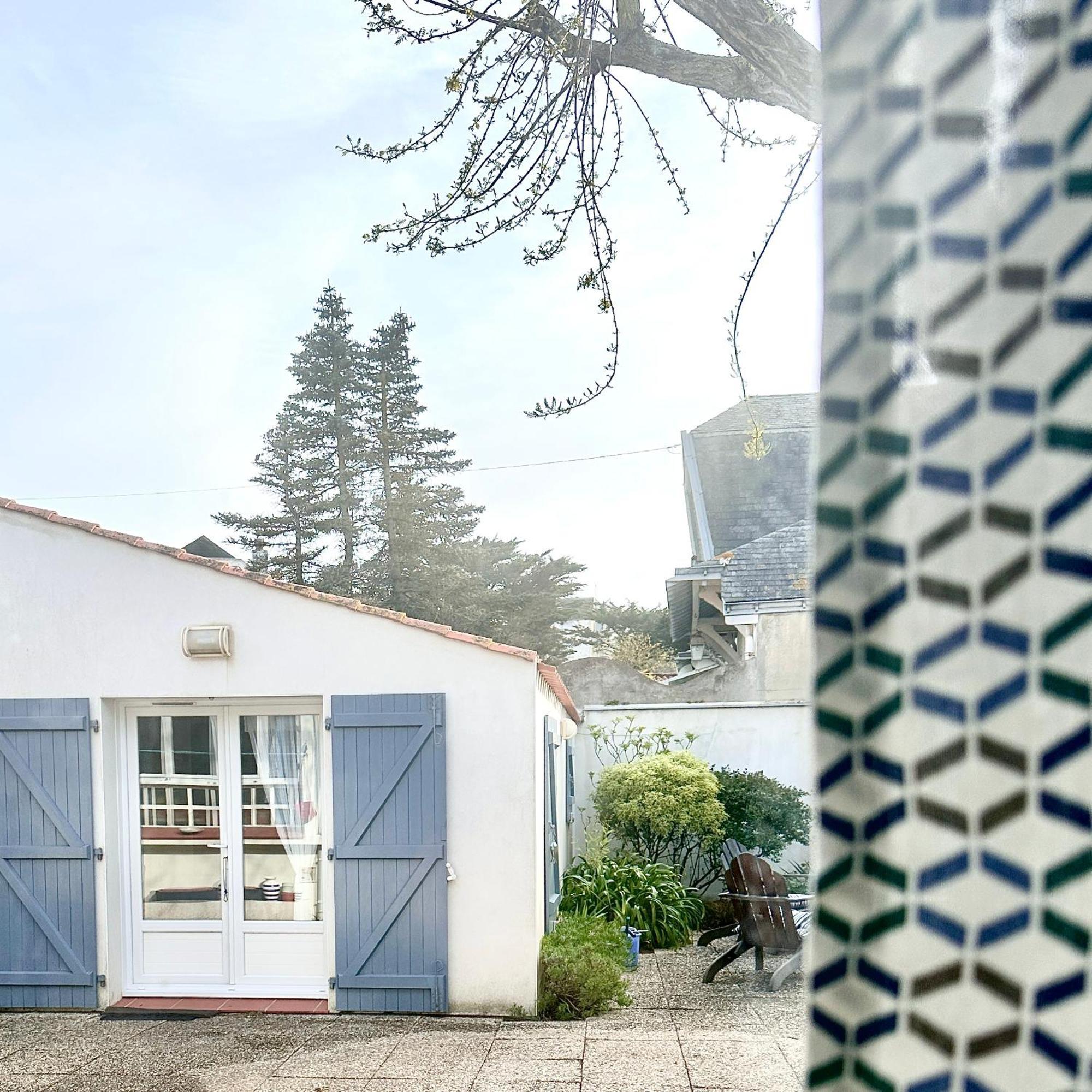 Villa "Mignon" Avec Studio Independant, Tout A Pied, Plage A 4 Mn, 6 Pers, 2 Sde Saint-Jean-de-Monts Luaran gambar